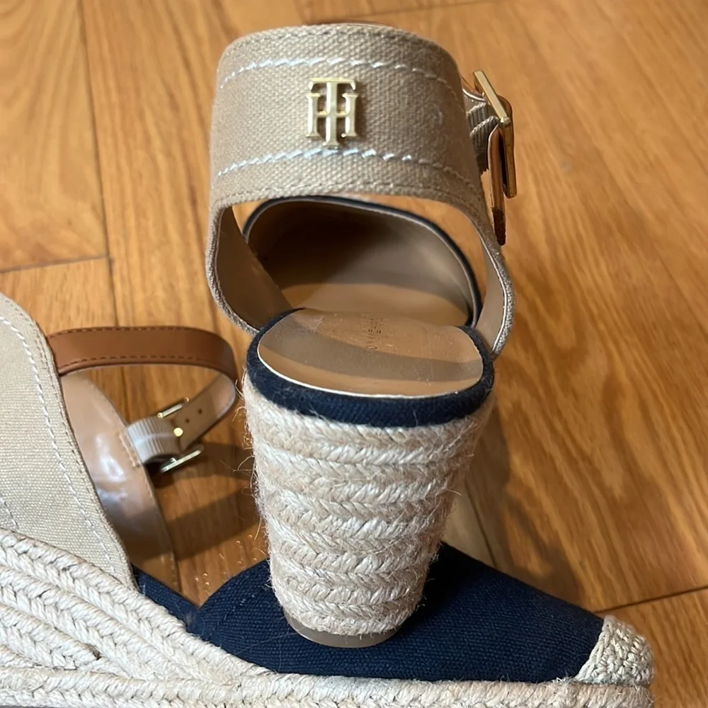 New Tommy Hilfiger Nilsa Ankle Wedge Sandals Sz 9.5